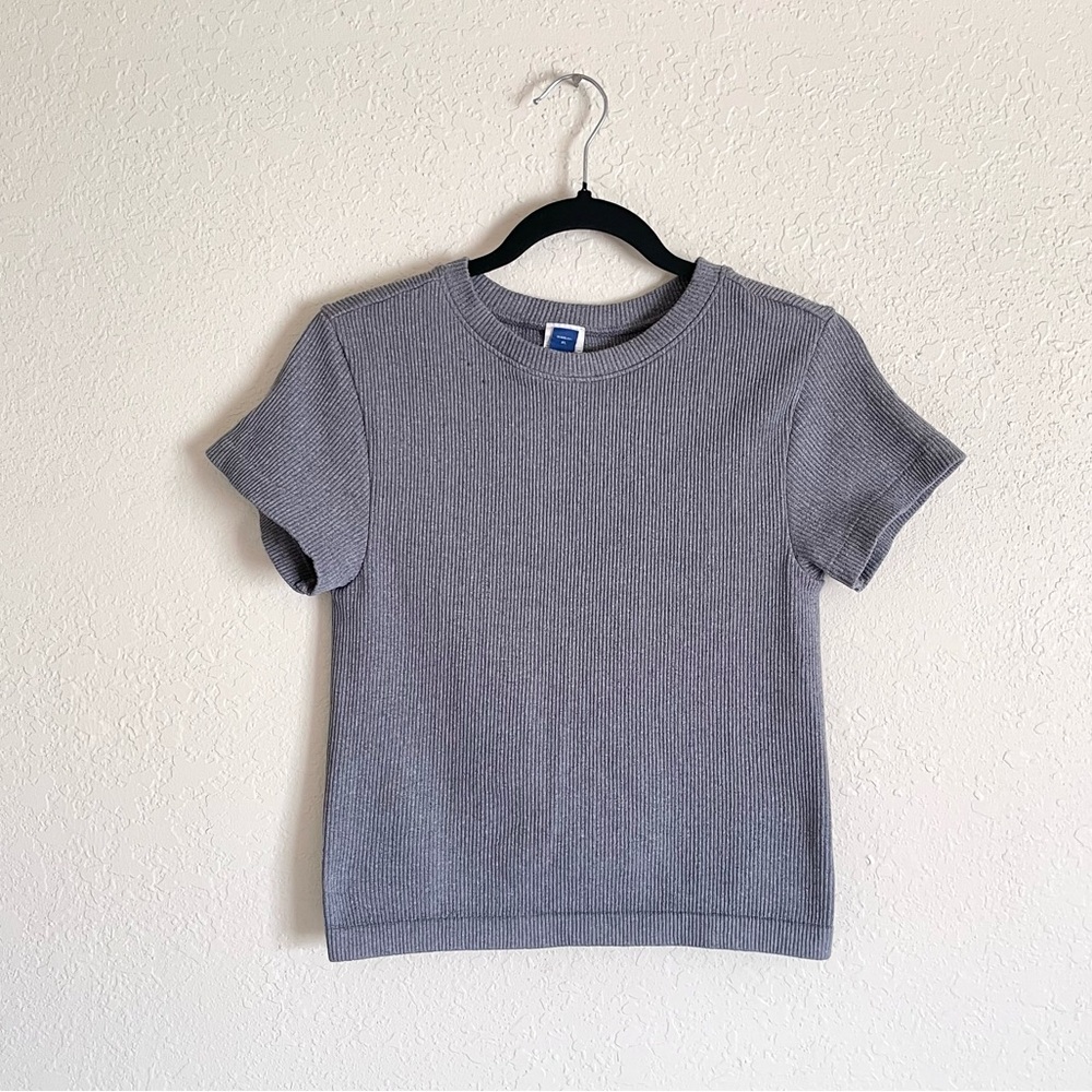 Old Navy Gray Exhale Seamless Fitted Rib Crop Tee